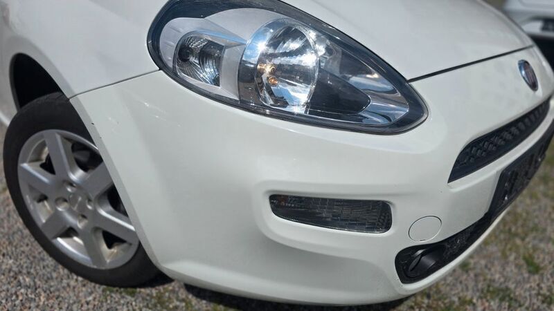 Colore esterno (bianco divino) Gebraucht 2017 Fiat Punto Mystyle Kleinwagen | 6.499 € (Fairer Preis) - Bild 1/4