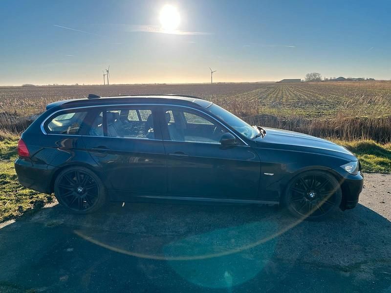 Gebraucht BMW 325 204 PS (150 kW) 2010 Schwarz Kombi