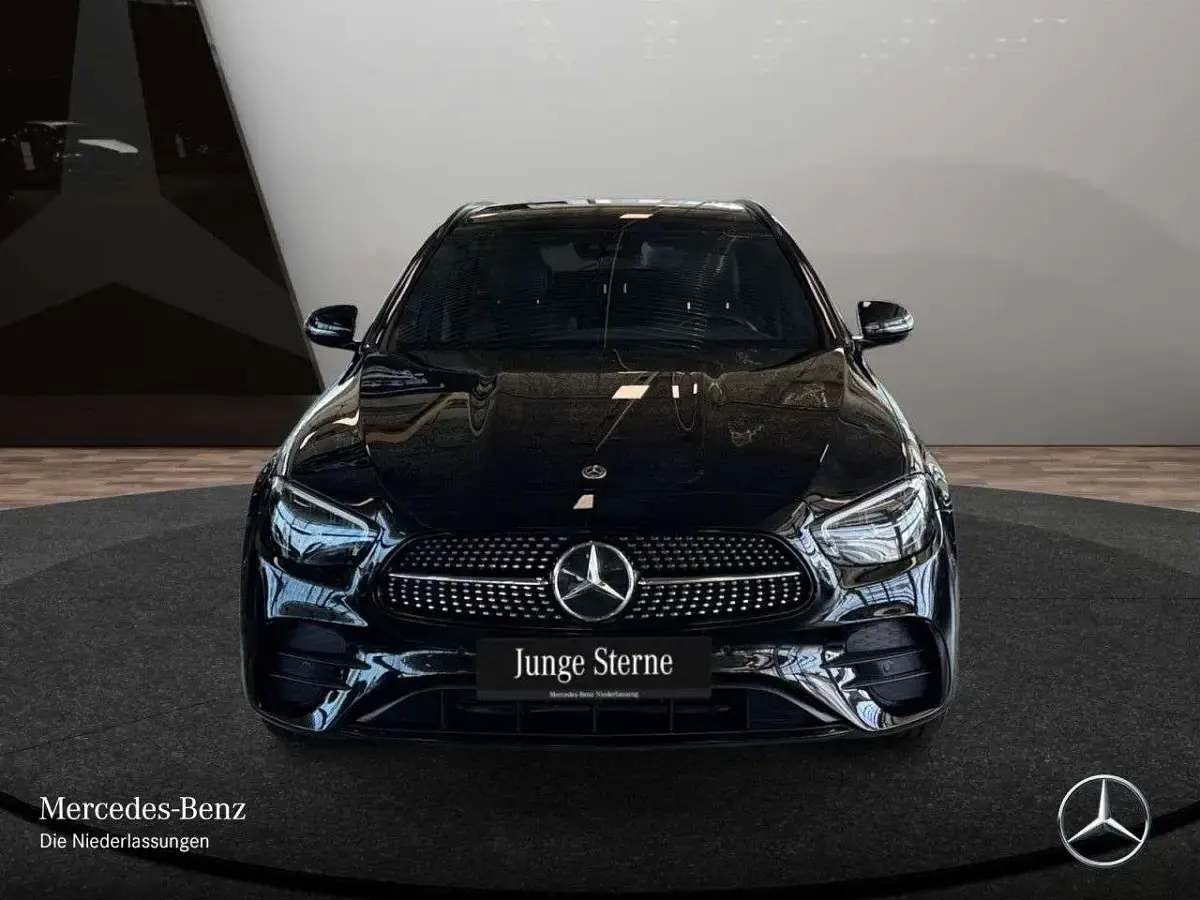 Gebraucht Mercedes E300 AMG 194 PS (142 kW) 2022 Schwarz Limousine