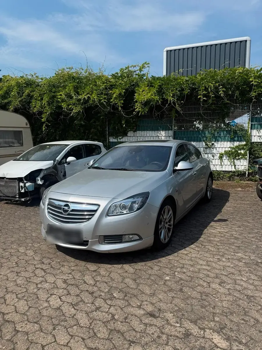 Gebraucht Opel Insignia 160 PS (117 kW) 2010 Silber Limousine