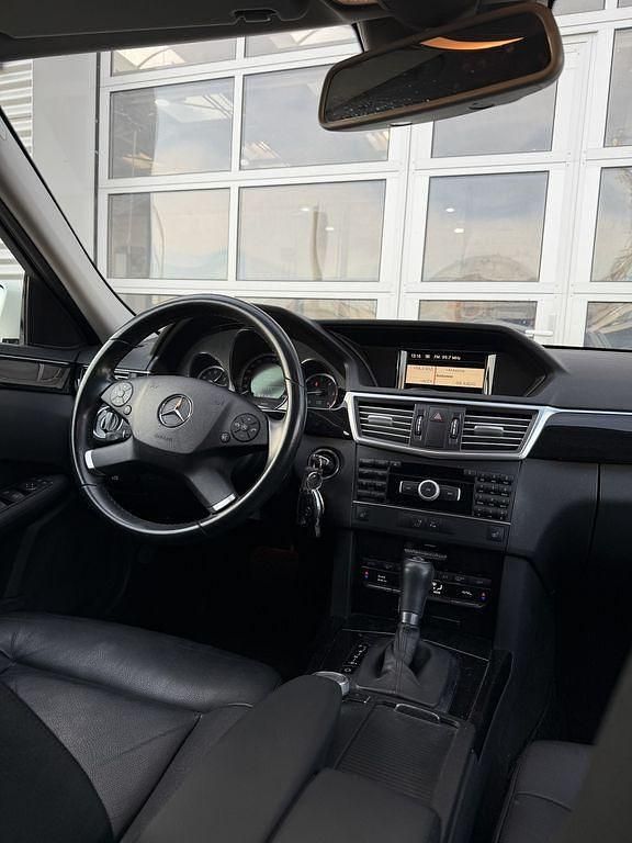Gebraucht Mercedes E220 170 PS (125 kW) 2011 Weiß Limousine
