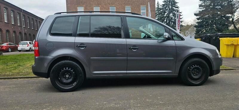 Grau Gebraucht 2006 VW Touran Van / Kleinbus | 1.600 € (Fairer Preis) - Bild 1/4
