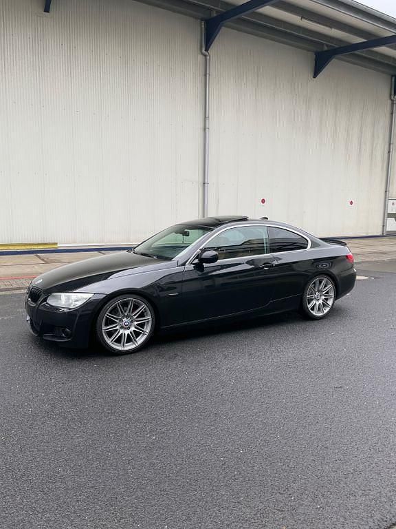 Gebraucht BMW 320 M Performance 170 PS (125 kW) 2011 Schwarz Coupé