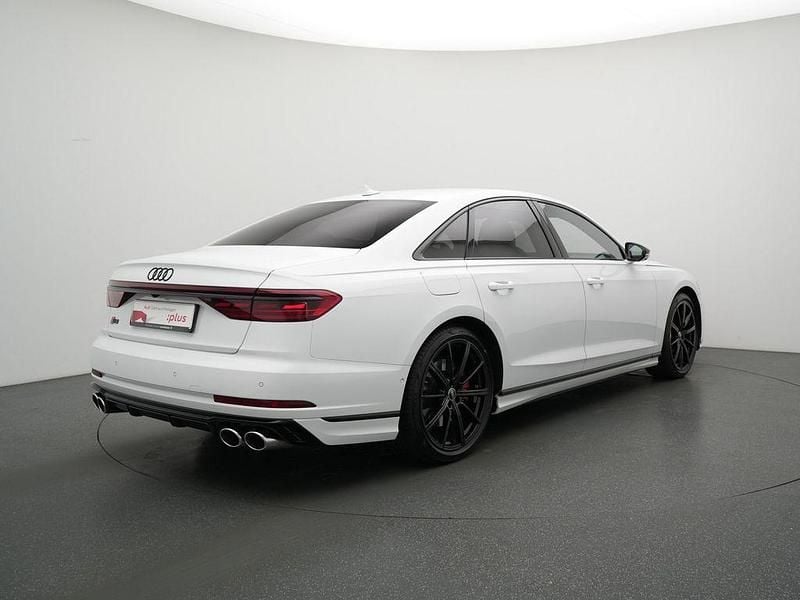 Gebraucht Audi S8 Ambiente 571 PS (419 kW) 2024 Gletscherweiß metallic Limousine