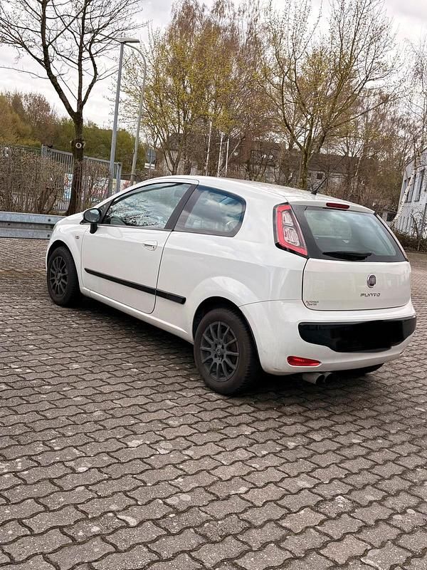 Gebraucht Fiat Punto 77 PS (56 kW) 2011 Weiß Kleinwagen