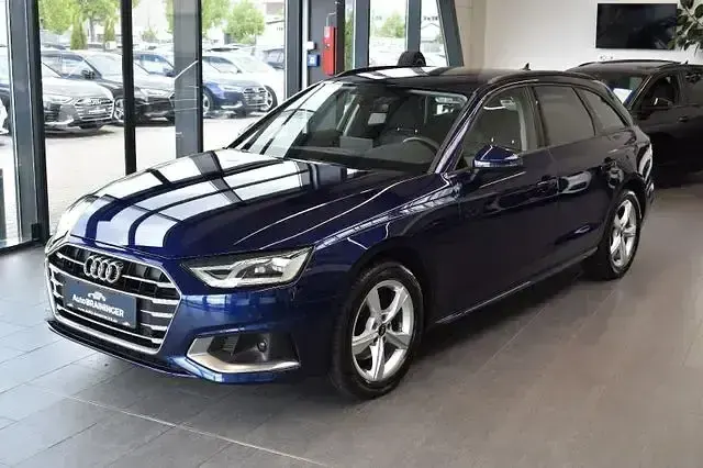 Gebraucht Audi A4 Advanced 163 PS (119 kW) 2022 Blau Kombi