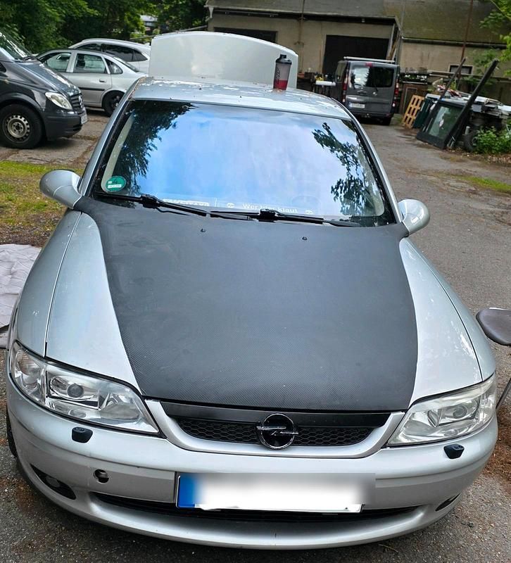 Silber Gebraucht 2001 Opel Vectra Limousine | 2.500 € (Etwas zu teuer) - Bild 1/1