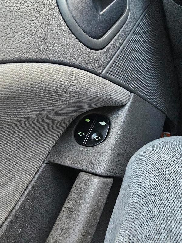 Gebraucht Ford Fiesta 68 PS (50 kW) 2002 Grau Kleinwagen