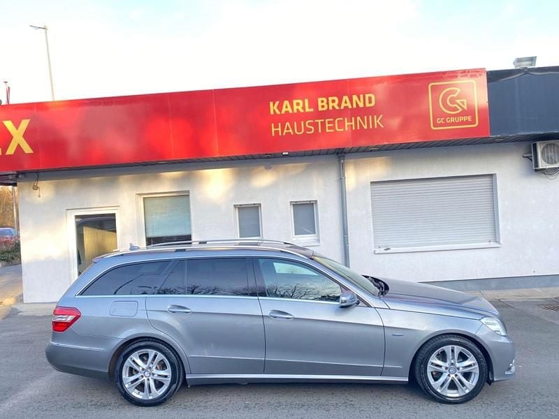 Gebraucht Mercedes E200 Avantgarde 184 PS (135 kW) 2010 Grau Kombi