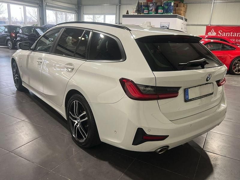 Gebraucht BMW 320e Advantage 204 PS (150 kW) 2021 Weiß Kombi