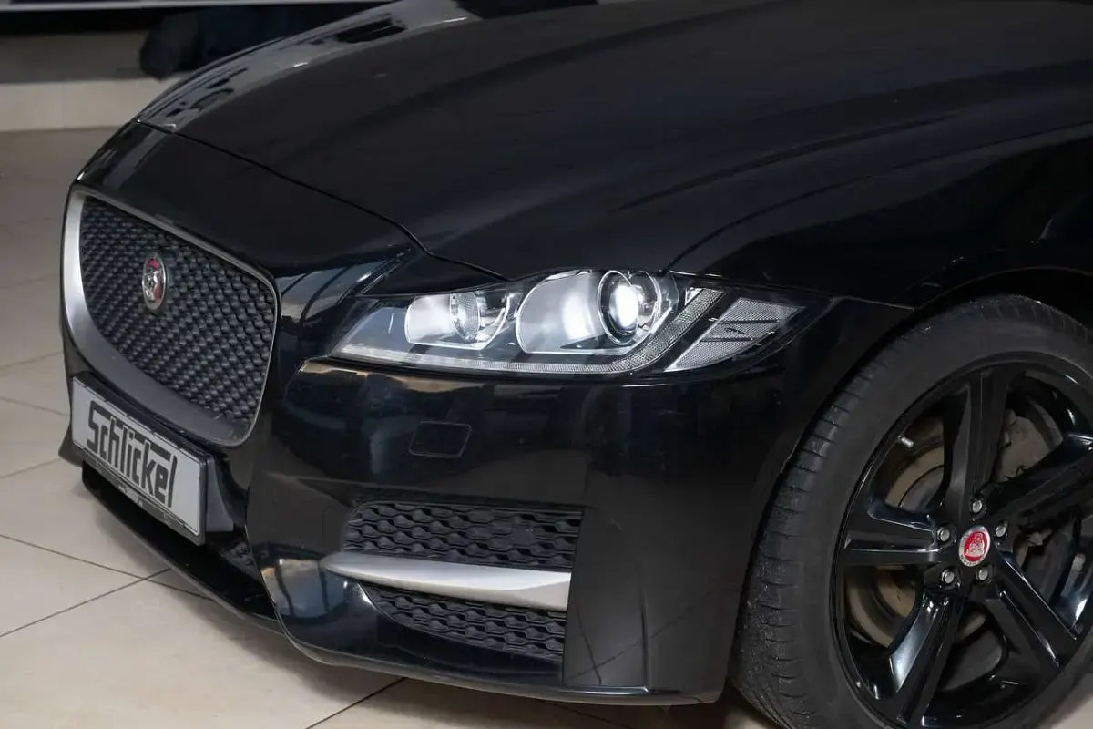 Gebraucht Jaguar XF R-Sport 300 PS (220 kW) 2018 Narvik black Limousine