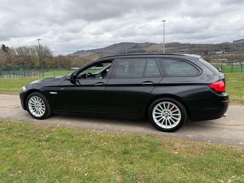 Gebraucht BMW 530 Shadowline 258 PS (189 kW) 2011 Schwarz Kombi