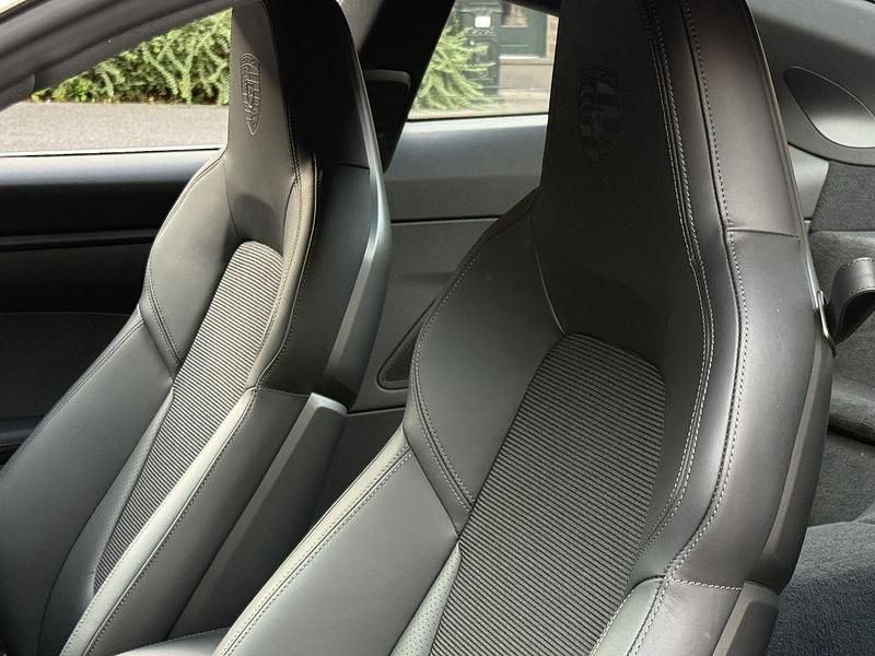 Neu Porsche 992 510 PS (375 kW) 2025 Silber