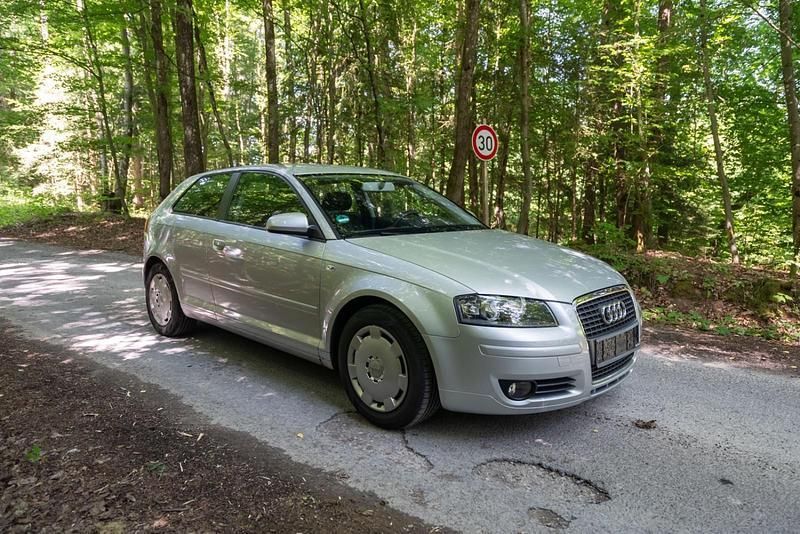 Silber Gebraucht 2006 Audi A3 Ambiente Limousine | 2.990 € (Guter Preis) - Bild 1/4