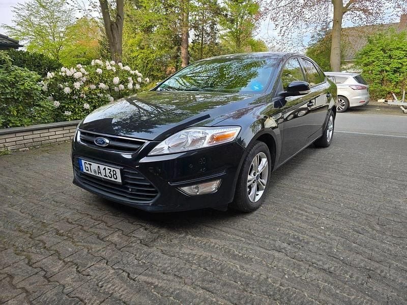 Second-hand Ford Mondeo 140 CP (102 kW) 2014 Negru Berlinǎ