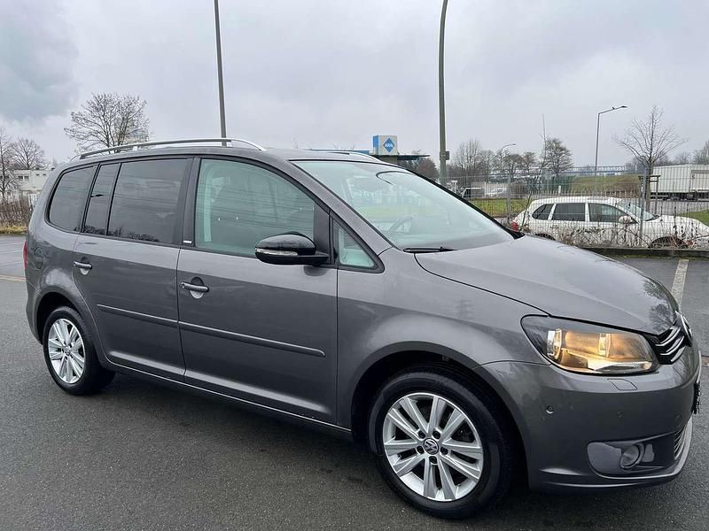Gebraucht VW Touran Style 140 PS (102 kW) 2011 Grau Van / Kleinbus