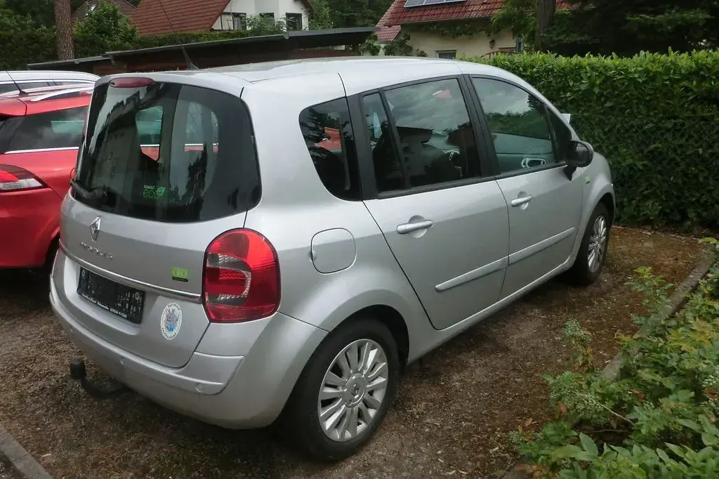 Gebraucht Renault Grand Modus Dynamique 103 PS (75 kW) 2011 Silber Van / Kleinbus