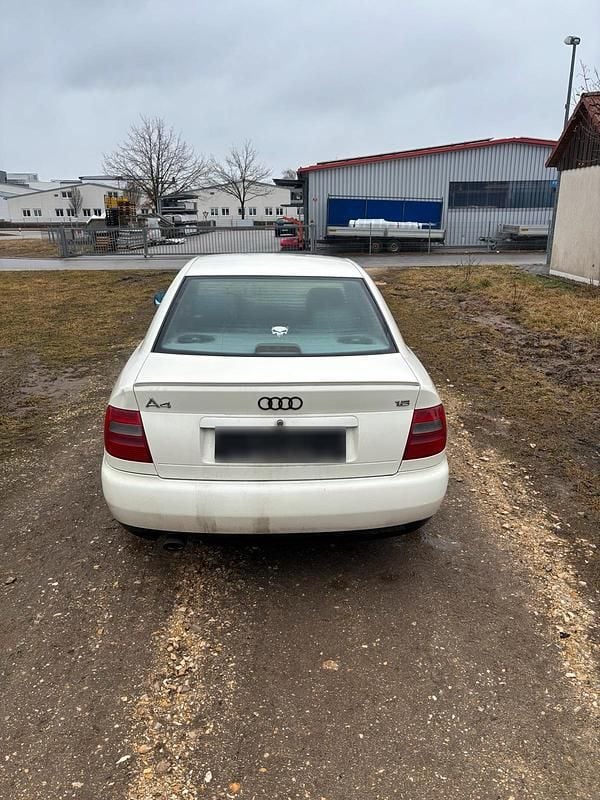 Gebraucht Audi A4 128 PS (94 kW) 1997 Weiß Limousine