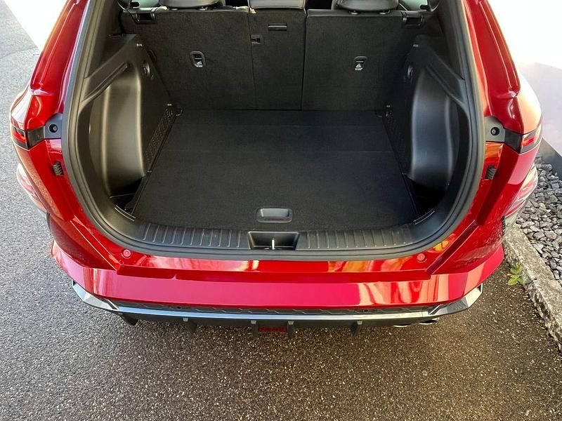 Gebraucht Hyundai Kona N Line 105 PS (77 kW) 2023 Rot SUV