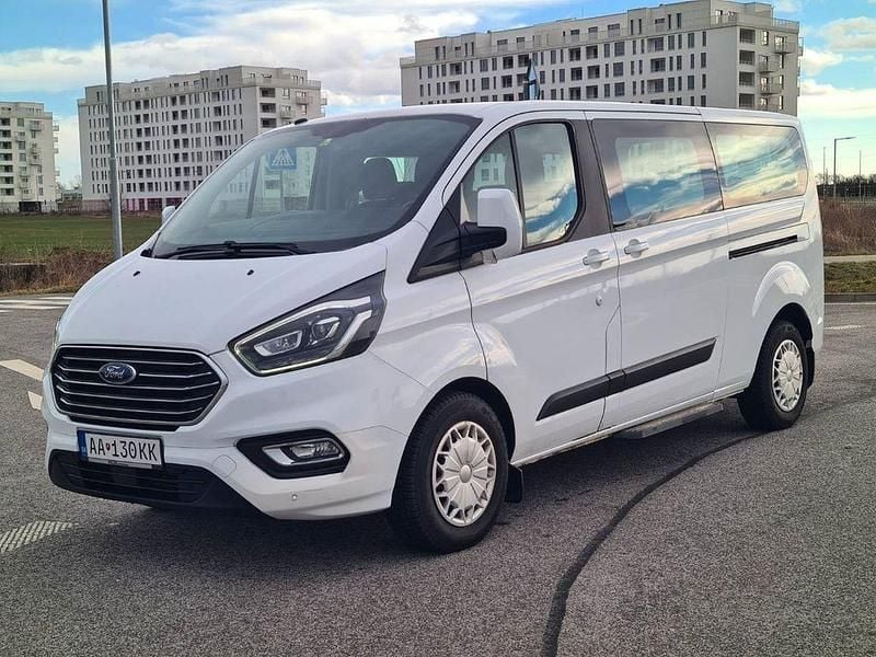 Weiß Gebraucht 2018 Ford Tourneo Van / Kleinbus | 17.333 € (Guter Preis) - Bild 1/4