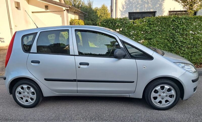 Silber Gebraucht 2004 Mitsubishi Colt Van / Kleinbus | 3.500 € (Etwas zu teuer) - Bild 1/4