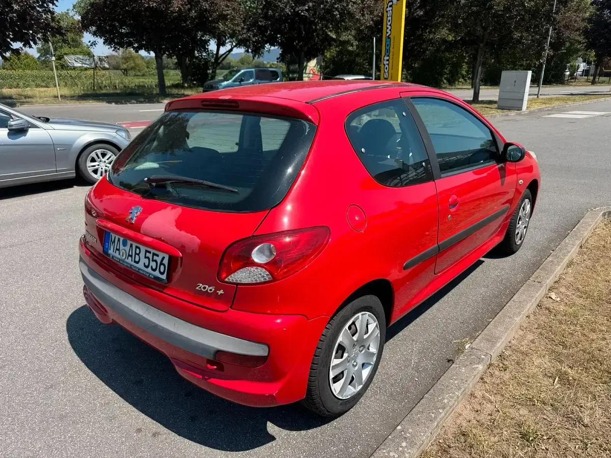 Gebraucht Peugeot 206+ 60 PS (44 kW) 2009 Rot Kleinwagen