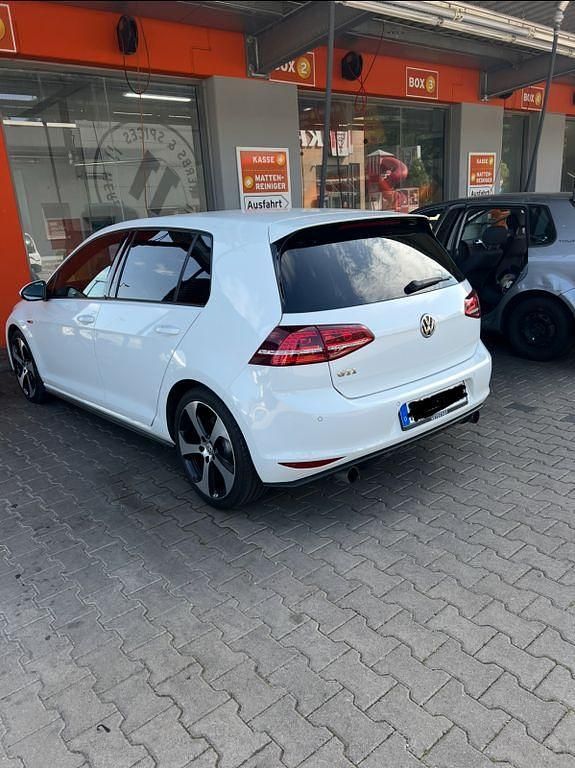 Gebraucht VW Golf VII GTI 220 PS (161 kW) 2016 Weiß Limousine