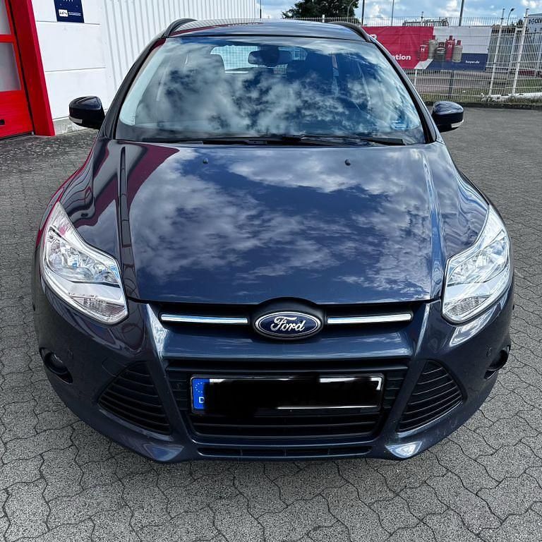 Gebraucht Ford Focus Titanium 116 PS (85 kW) 2013 Blau Kombi