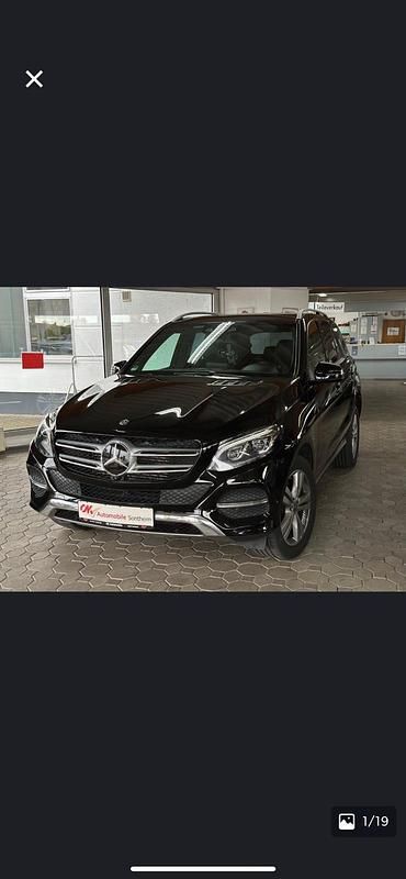 Schwarz Gebraucht 2017 Mercedes GLE250 SUV | 23.999 € (Fairer Preis) - Bild 1/4