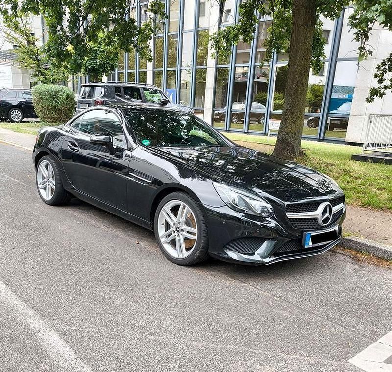 Schwarz Gebraucht 2019 Mercedes SLC180 Cabrio | 28.900 € (Fairer Preis) - Bild 1/4