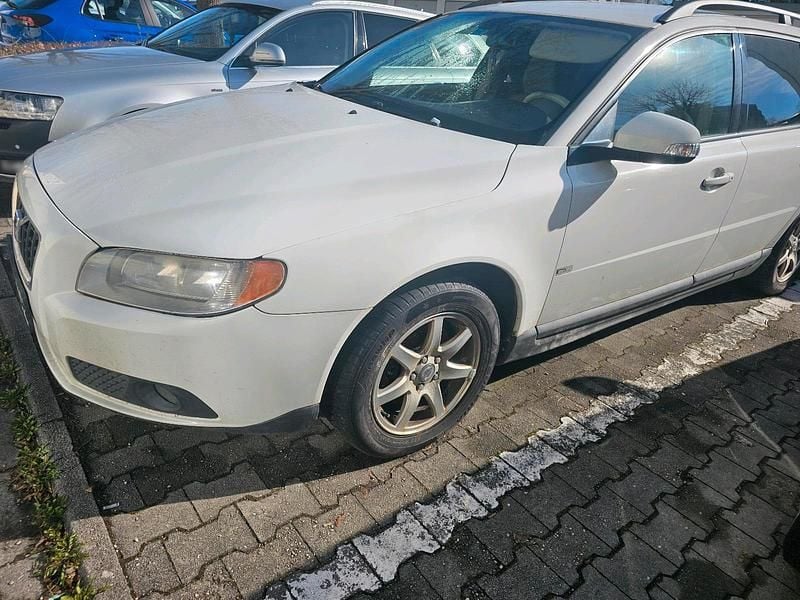 Second-hand Volvo V70 136 CP (100 kW) 2009 Alb Break