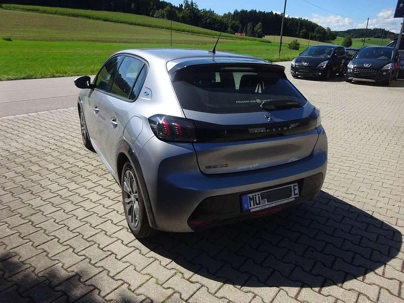 Silber Gebraucht 2020 Peugeot e-208 Allure Kleinwagen | 16.200 € (Fairer Preis) - Bild 1/4