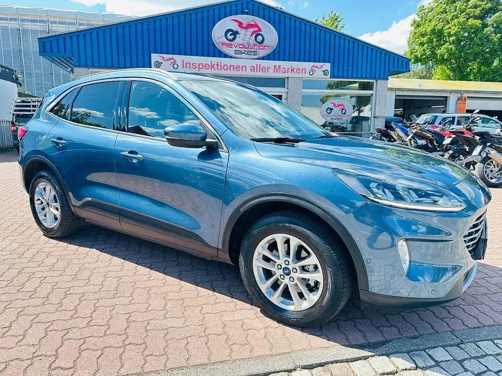 Second-hand Ford Kuga Titanium 152 CP (111 kW) 2022 Albastru SUV