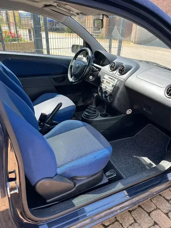 Brugt Ford Fiesta Ambiente 101 HK (74 kW) 2004 Blå Hatchback
