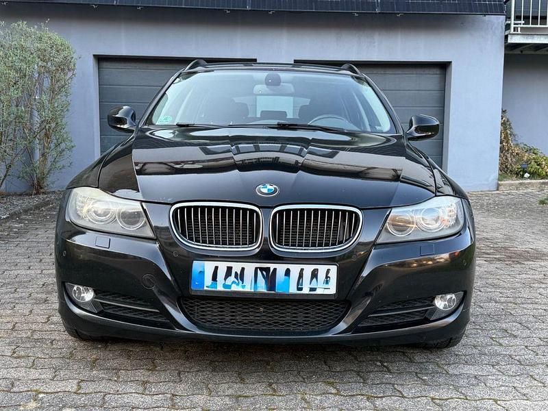 Gebraucht BMW 325 Exclusive 204 PS (150 kW) 2012 Schwarz Kombi