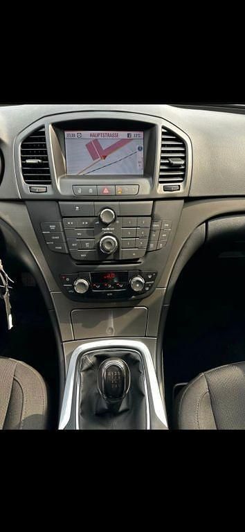 Gebraucht Opel Insignia Selection 131 PS (96 kW) 2011 Grau Kombi