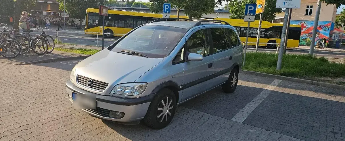 Gebraucht Opel Zafira 125 PS (91 kW) 2002 Silber Van / Kleinbus