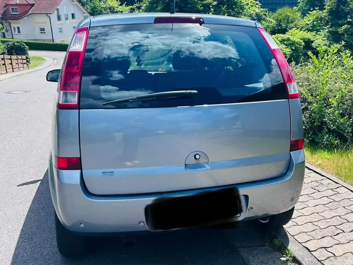 Gebraucht Opel Meriva 125 PS (91 kW) 2003 Silber Van / Kleinbus