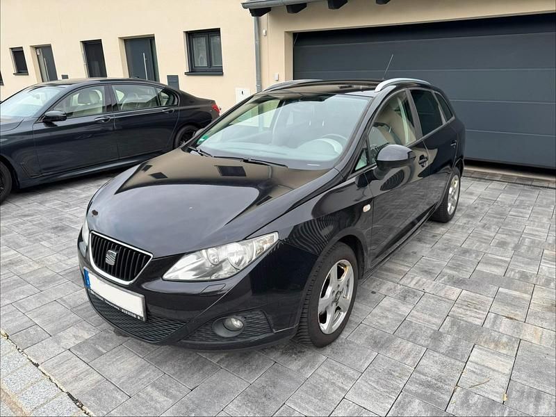 Schwarz Gebraucht 2011 Seat Ibiza ST Kombi | 2.490 € (Etwas zu teuer) - Bild 1/4