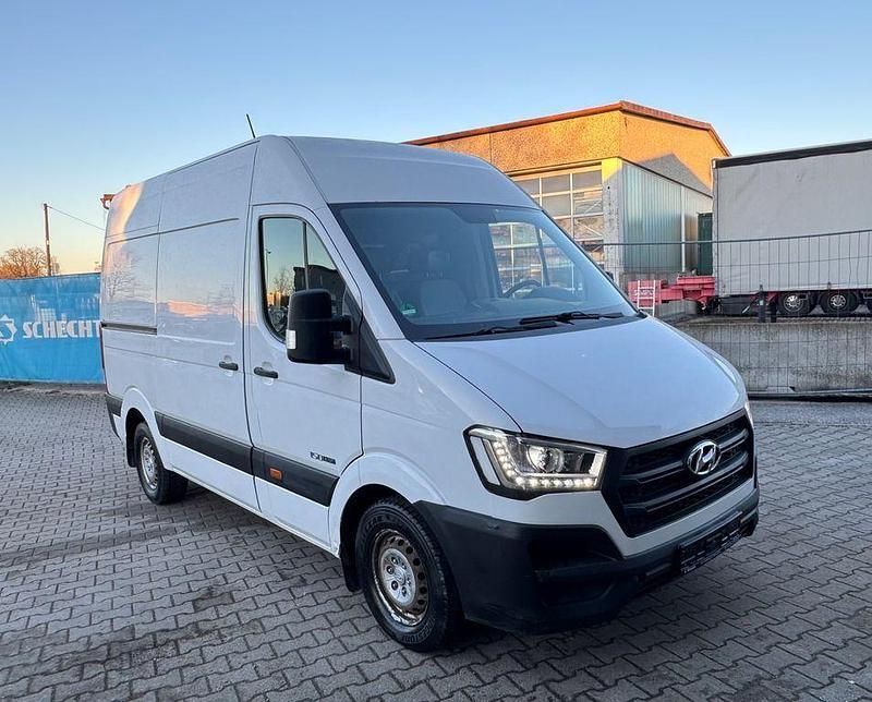 Gebraucht Hyundai H 350 150 PS (110 kW) 2016 Weiß Van