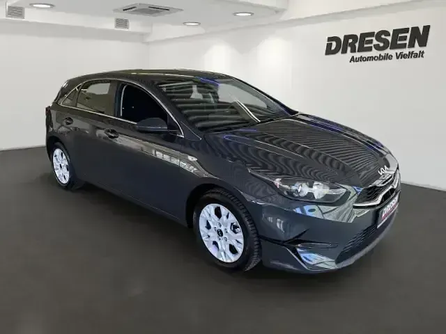 Usado Kia Ceed Vision 140 CV (102 kW) 2025 Gris Utilitario