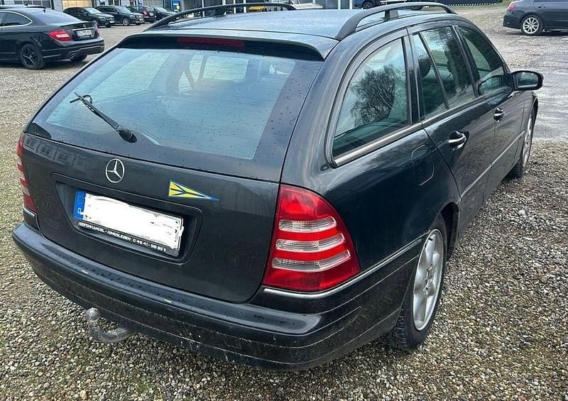 Gebraucht Mercedes C270 Elegance 170 PS (125 kW) 2002 Schwarz Limousine