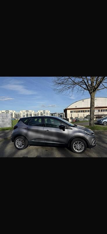 Gebraucht Renault Captur Intens 131 PS (96 kW) 2019 Grau SUV