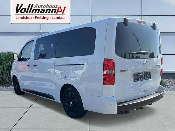 Gebraucht Toyota Proace Verso Edition 177 PS (130 kW) 2023 Ice white Kombi