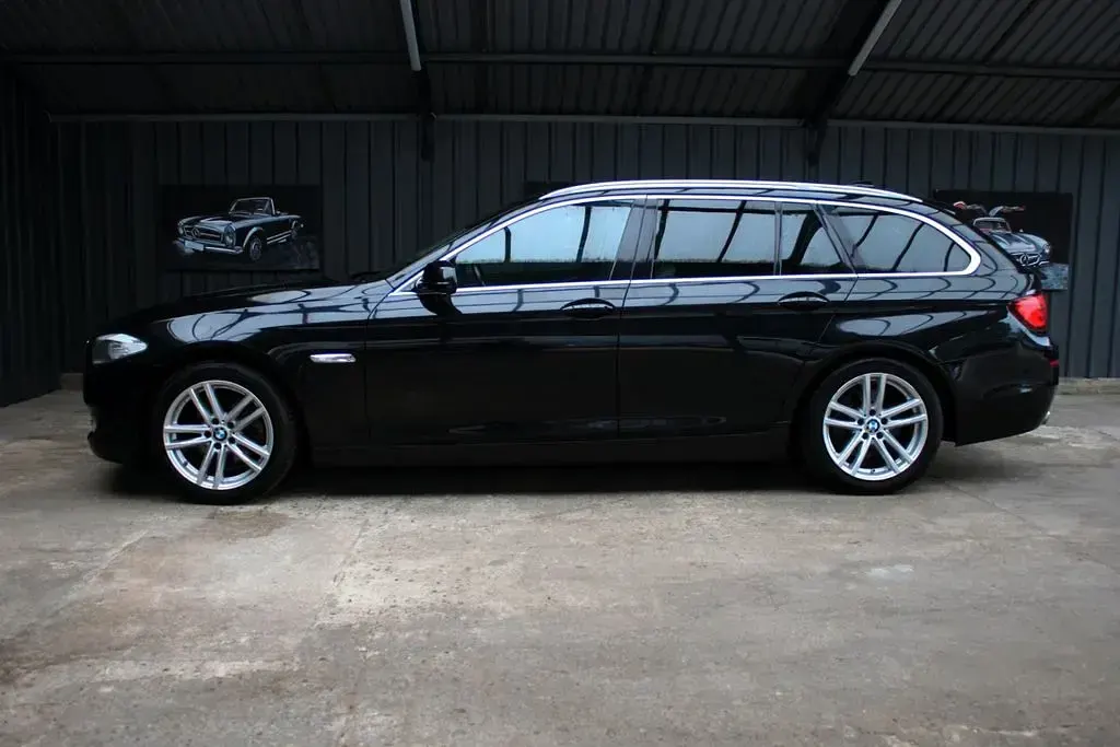 Gebraucht BMW 520 184 PS (135 kW) 2012 Schwarz Kombi