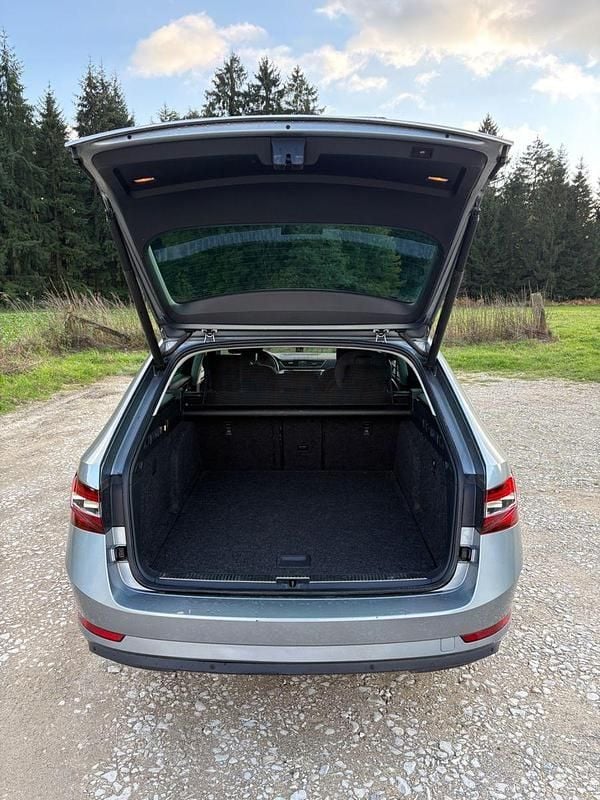 Gebraucht Skoda Superb 150 PS (110 kW) 2016 Silber Limousine