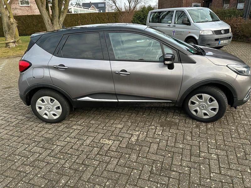Braun Gebraucht 2016 Renault Captur Intens SUV | 8.500 € (Guter Preis) - Bild 1/4