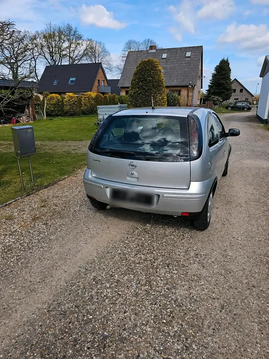 Gebraucht Opel Corsa 60 PS (44 kW) 2005 Silber Kleinwagen