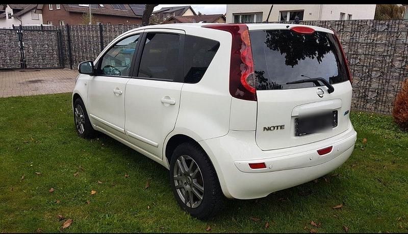 Gebraucht Nissan Note Acenta 103 PS (75 kW) 2009 Weiß Kleinwagen