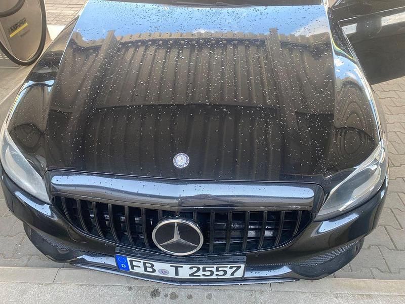 Gebraucht Mercedes E220 194 PS (142 kW) 2016 Schwarz Limousine
